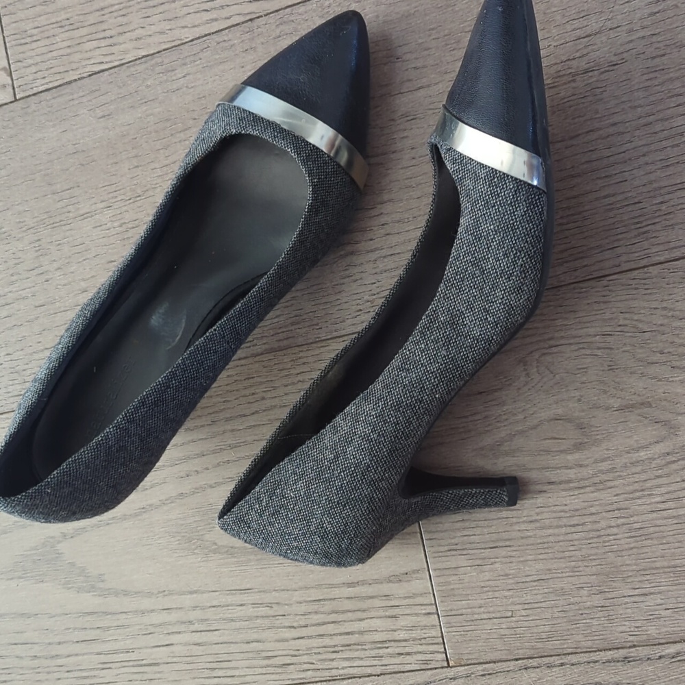 Naturalizer Black and Gray Heels With Metallic And Leather Detail-size 9 - Picture 2 of 5